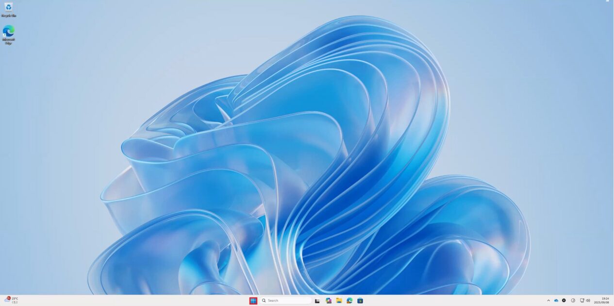 画面中央下にあるWindowsマーク（スタートボタン）が選択されている状態を示します。