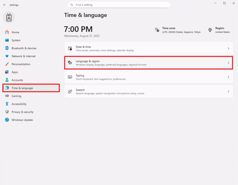 「Time & Language（時刻と言語）」の設定画面で、「Language & region（言語と地域）」が選択されている状態を示します。